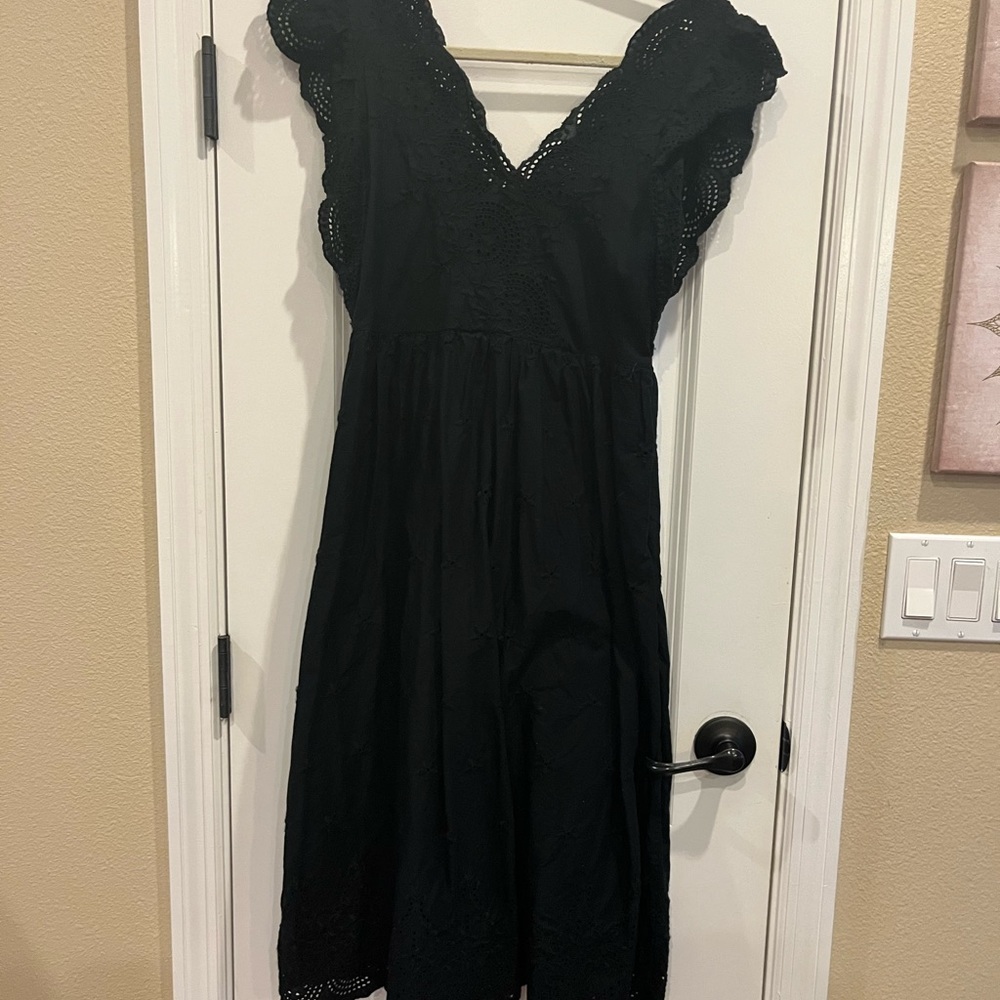 GAP Black Eyelet Midi Dress in sz Small